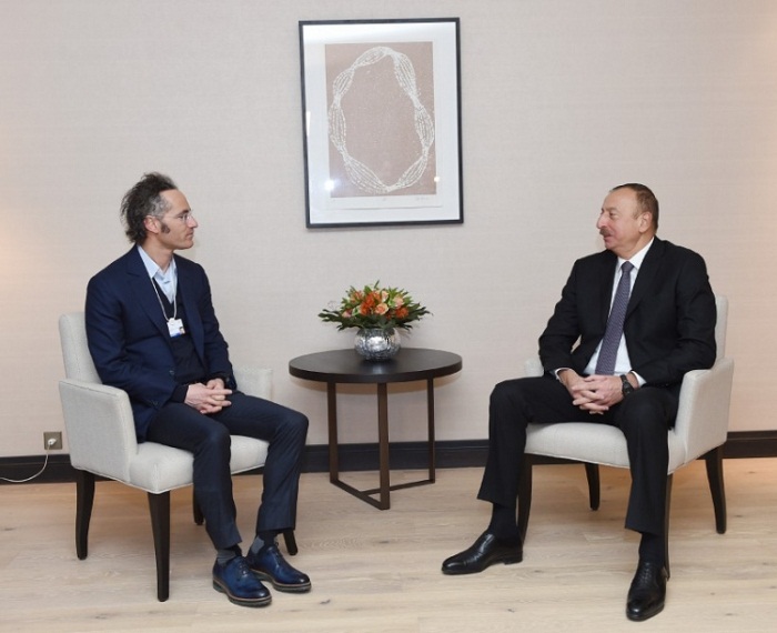 President Ilham Aliyev meets with Palantir CEO in Davos 
